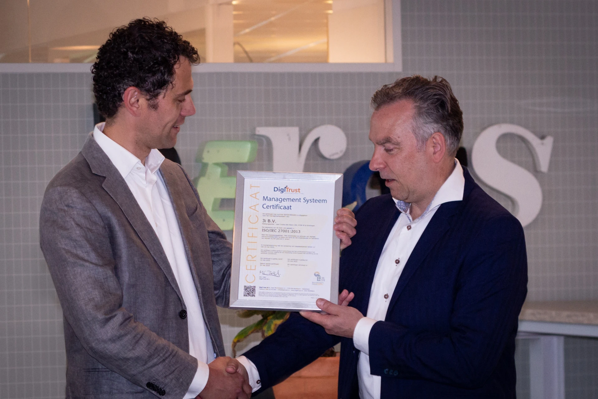 iWink ontvangst het ISO certificaat