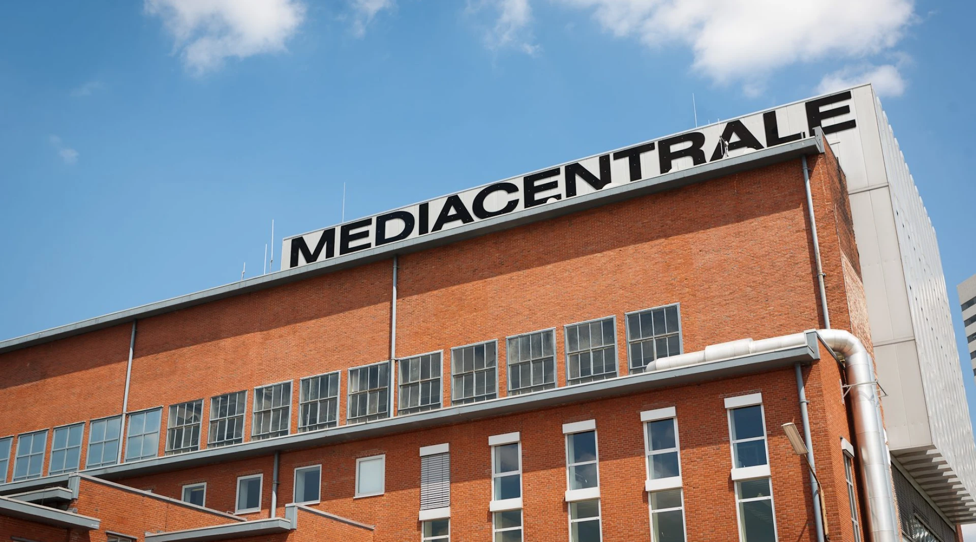 Het gebouw van Mediacentrale 