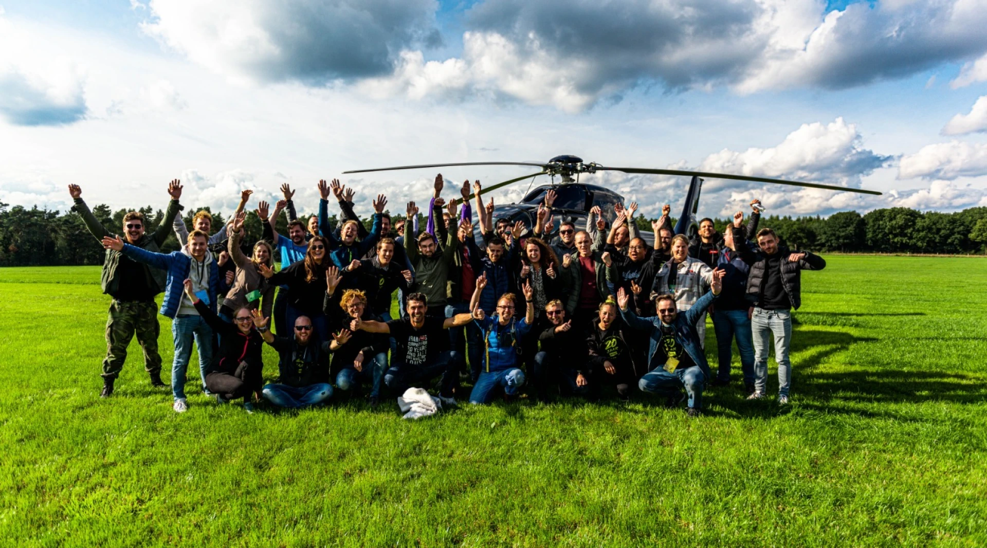 Collega's van iWInk voor een helikopter 